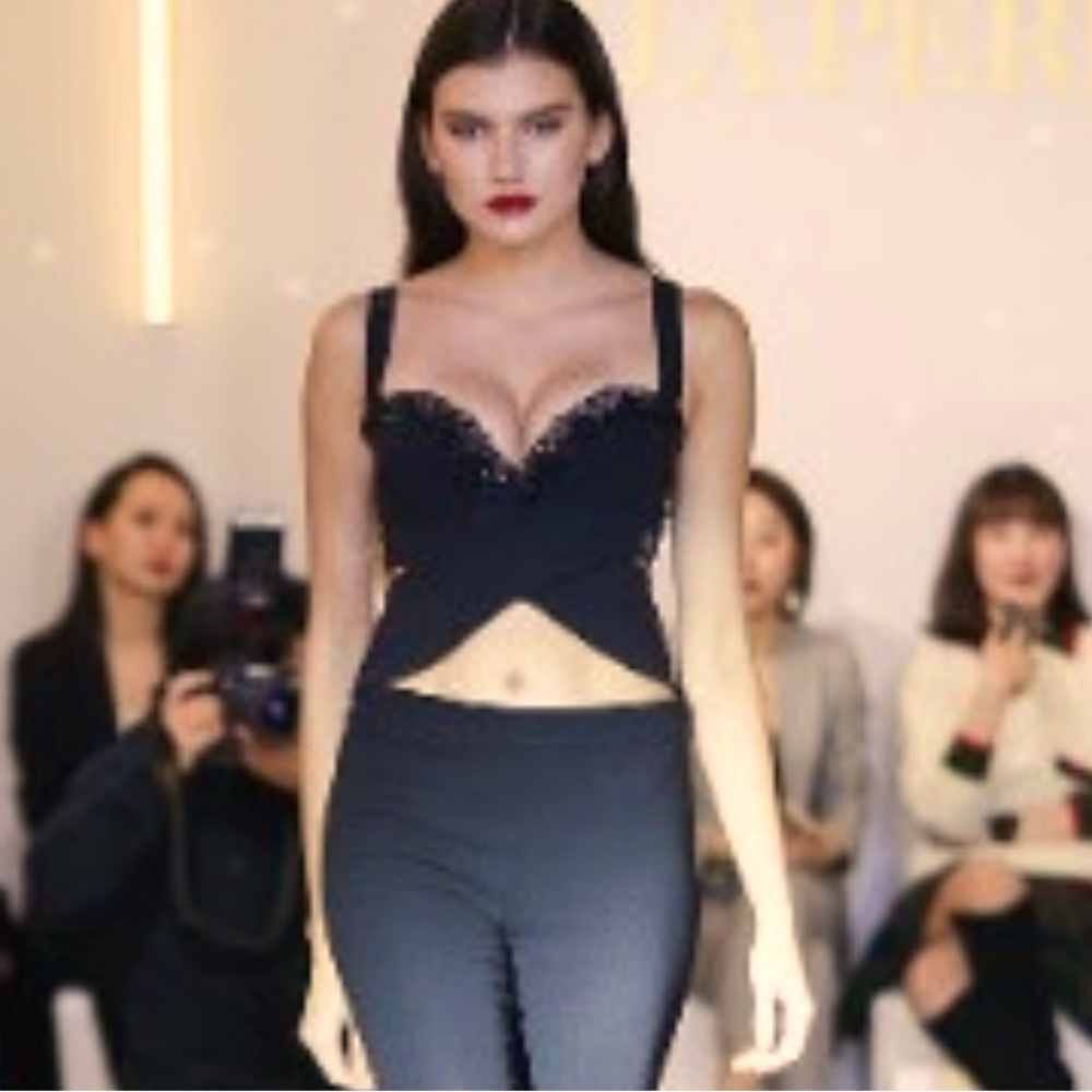 ULTRA RARE NWOT LA PERLA top